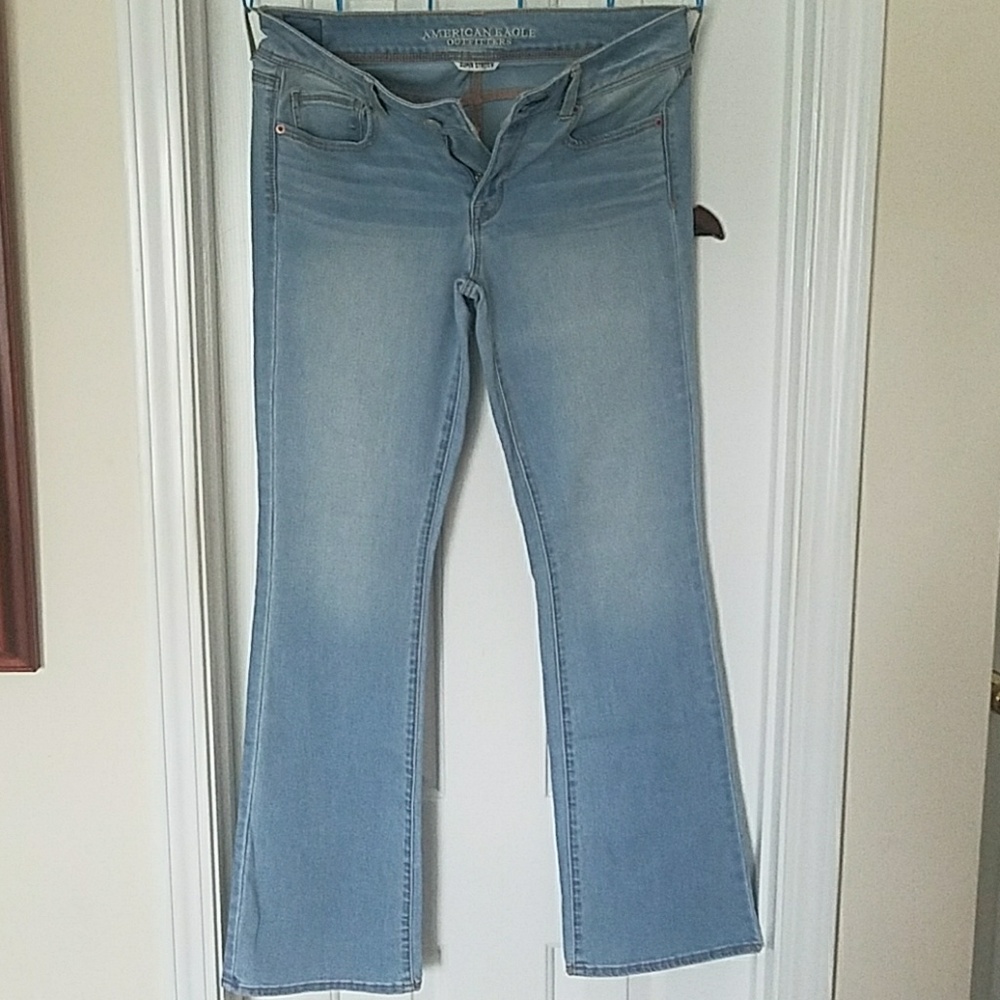 Lightwash AE kick boot jeans